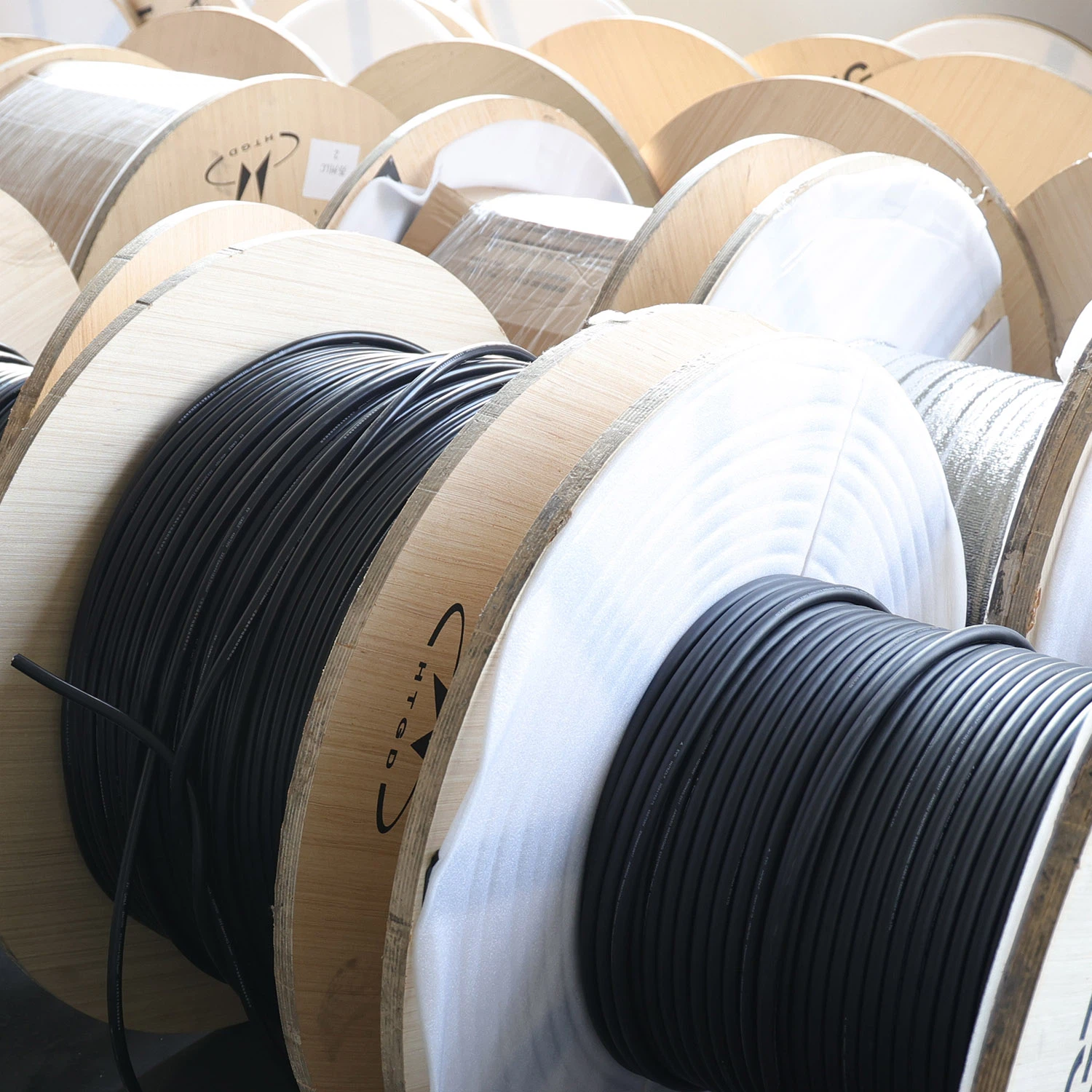 Electric vehicle charging cable